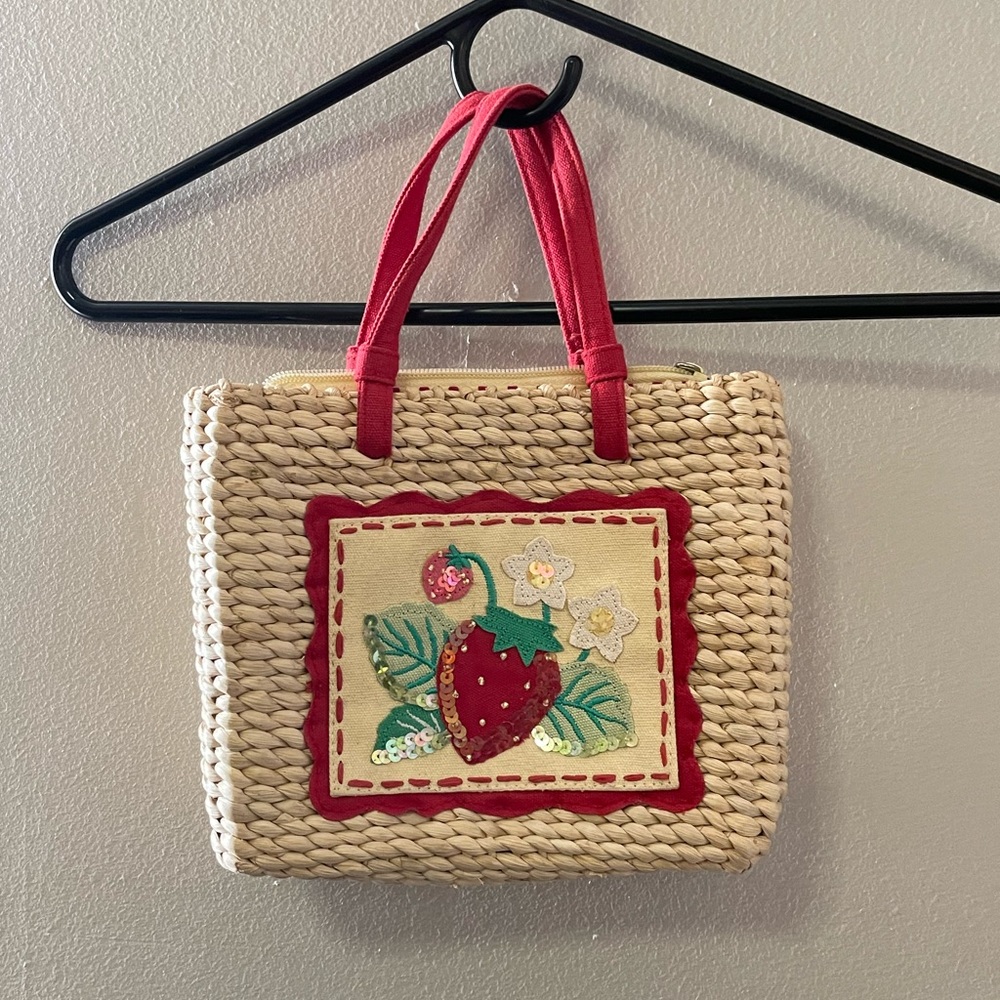 Strawberry rattan woven purse